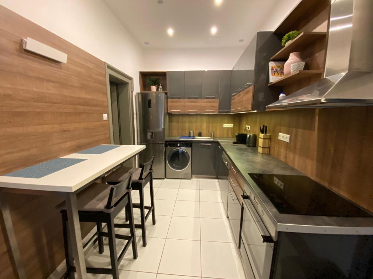 Hunyady Gallery Apartment Budapest Bagian luar foto