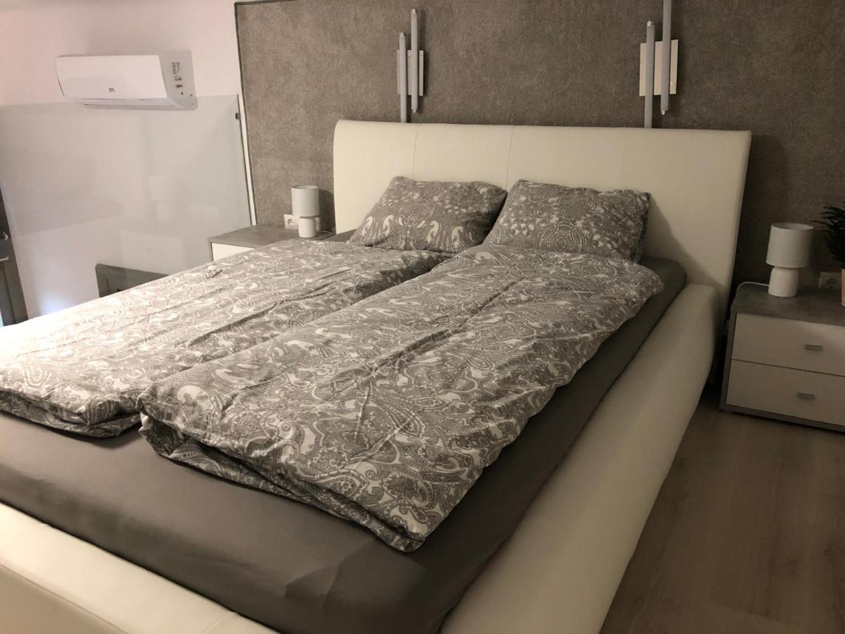 Hunyady Gallery Apartment Budapest Bagian luar foto