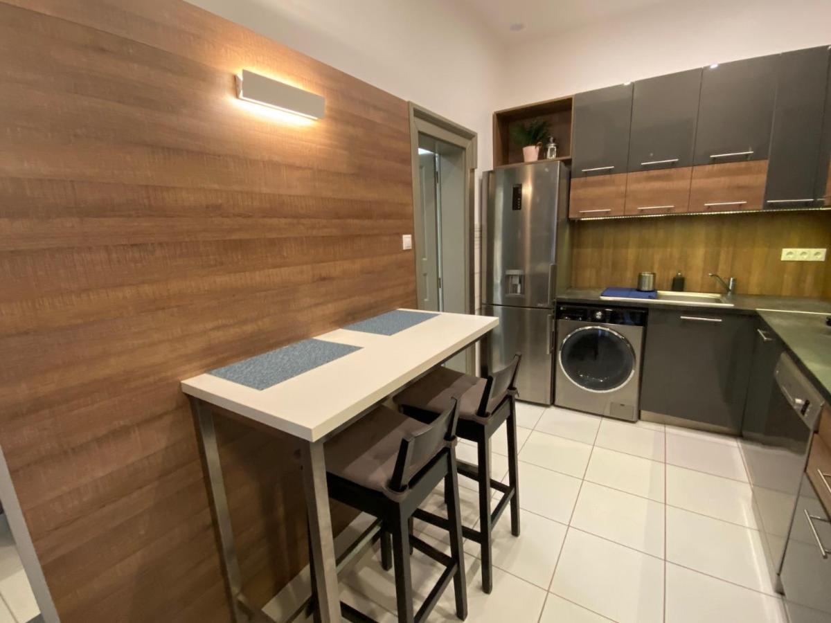 Hunyady Gallery Apartment Budapest Bagian luar foto