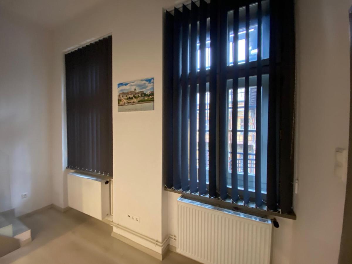Hunyady Gallery Apartment Budapest Bagian luar foto